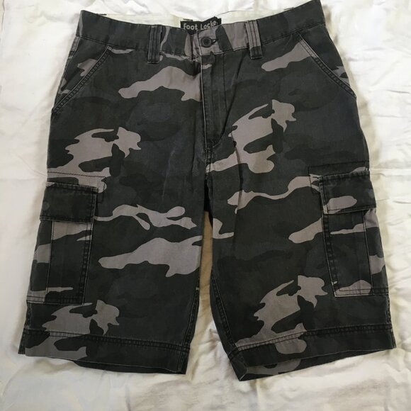 Foot Locker Mens Camo Cargo Shorts Size 34 Pockets Cotton Zipper Gray Camouflage - Picture 2 of 14